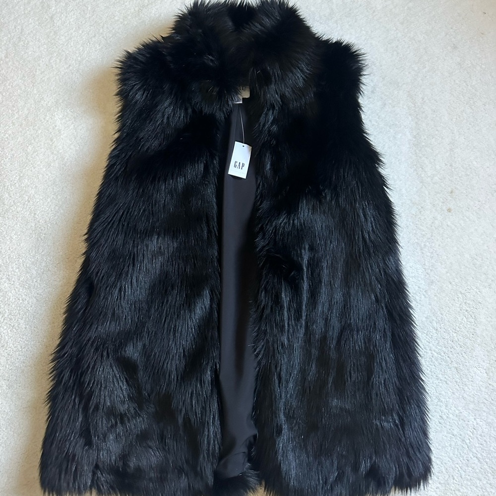 NWT Gap Black Faux Fur Vest